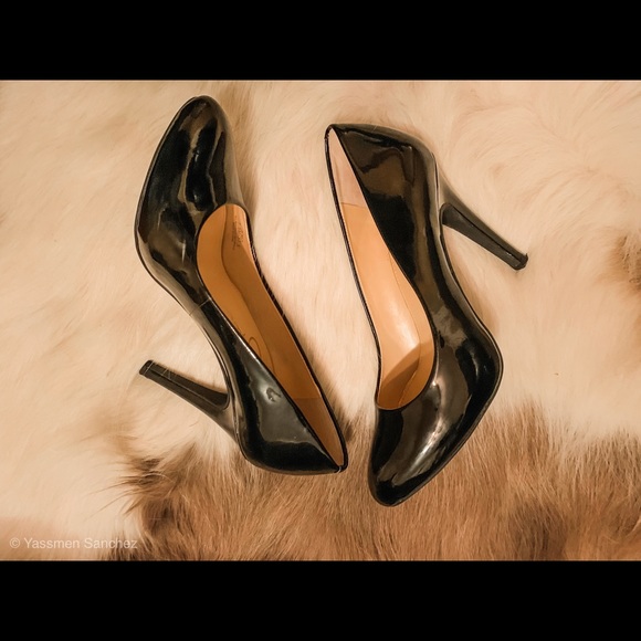 Jessica Simpson Pumps - Picture 2 of 2